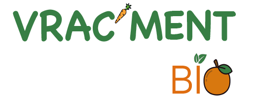 Logo vracment bio avec le mot vracment écrit en vert et le bio écrit en orange, à la place de l'apostrophe de vrac'ment il y a une carotte et à la place du o de bio il y a une orange
